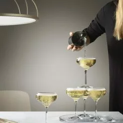 Orrefors More Coupe Champagneglas -Rödvinsglas Rea orrefors more coupe champagneglas full bakgrund